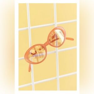 NWT Urban Outfitters Eloise Oval Sunglasses